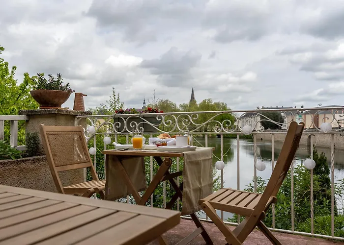 Du Loir Couette-café 3*